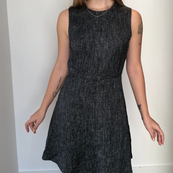 Classy Theory Dress in great condition - Picture 2 of 3